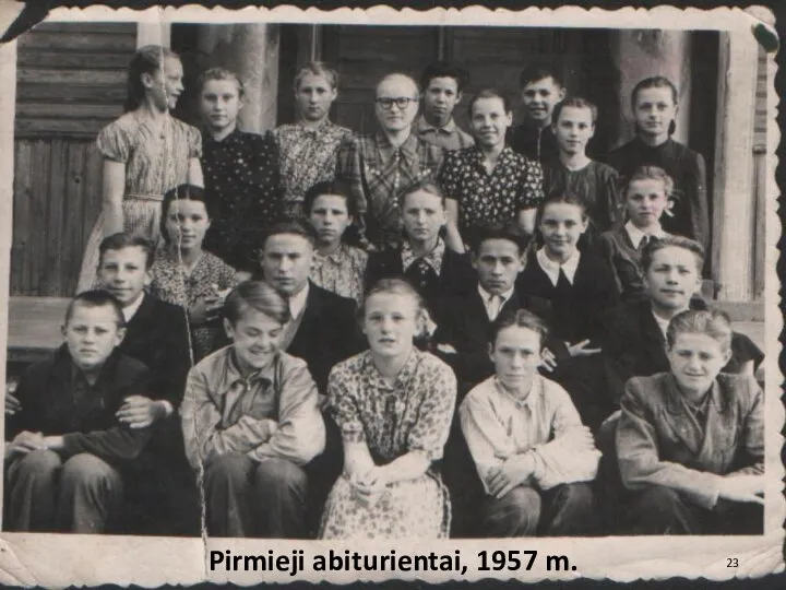 Pirmieji abiturientai, 1957 m.