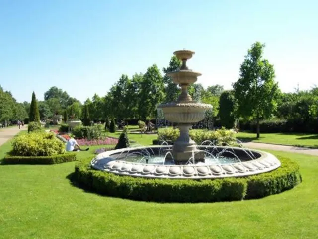 REGENT`S PARK Regent's Park is one of the Royal Parks of