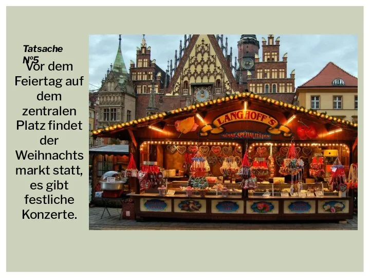 Vor dem Feiertag auf dem zentralen Platz findet der Weihnachtsmarkt statt,