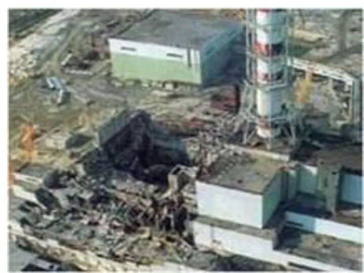 Авария Крышка реактора после взрыва