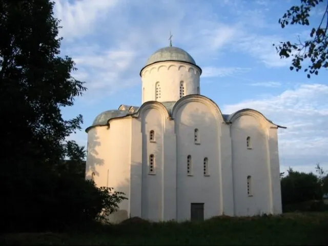 Старая Ладога. Успенская церковь. Северная фасад.