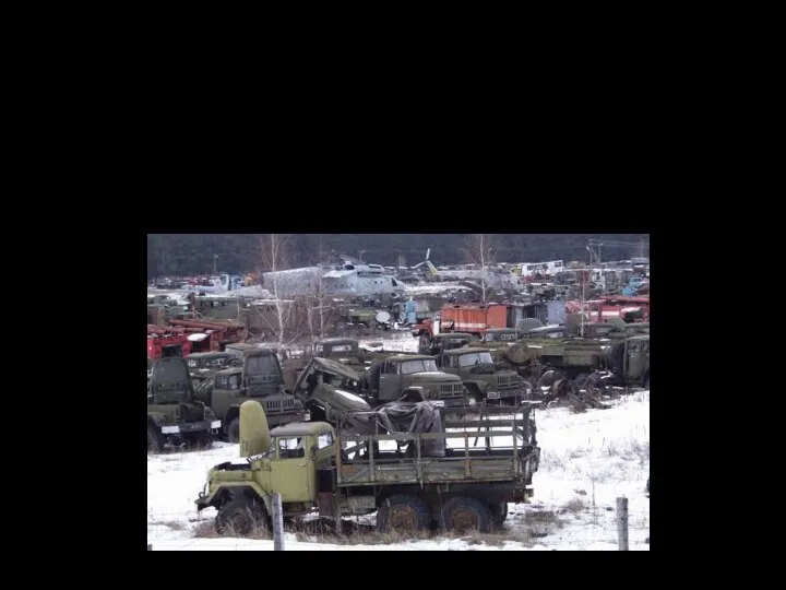 Тишина. Тишина в мертвом городе. "Россоха" - огромное поле, заполненное рядами