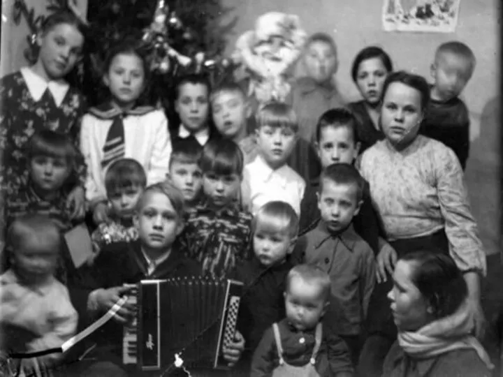 1937 год Первая массовая ёлка для детей в Доме пионеров